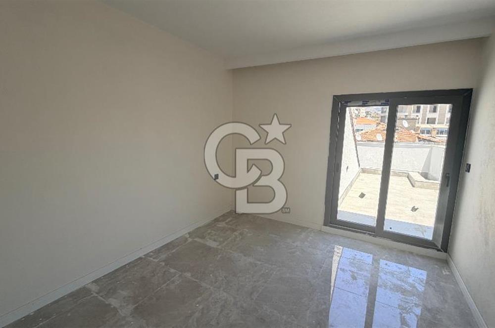 Karşıyaka Tersane’de, Merkezi Konumda Yeni Çatı Dubleksi!