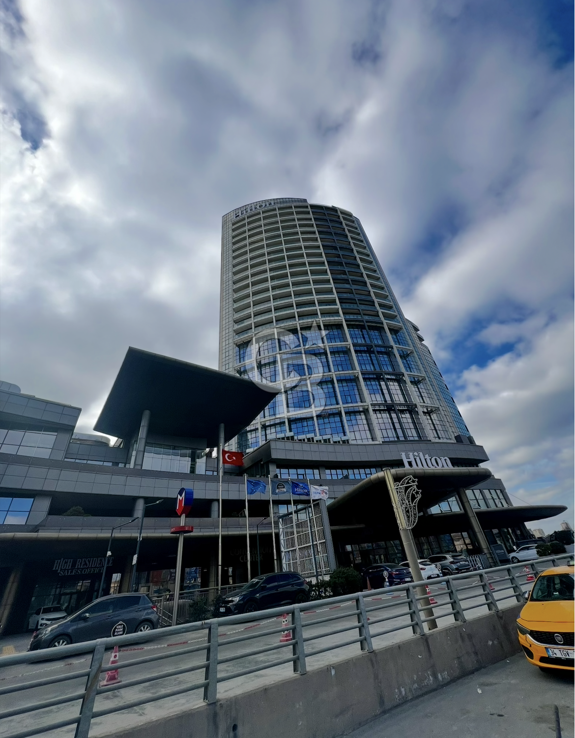 MALL OF İSTANBUL HİLTON HIGH RESIDENCE 2+1 EŞYALI SATILIK