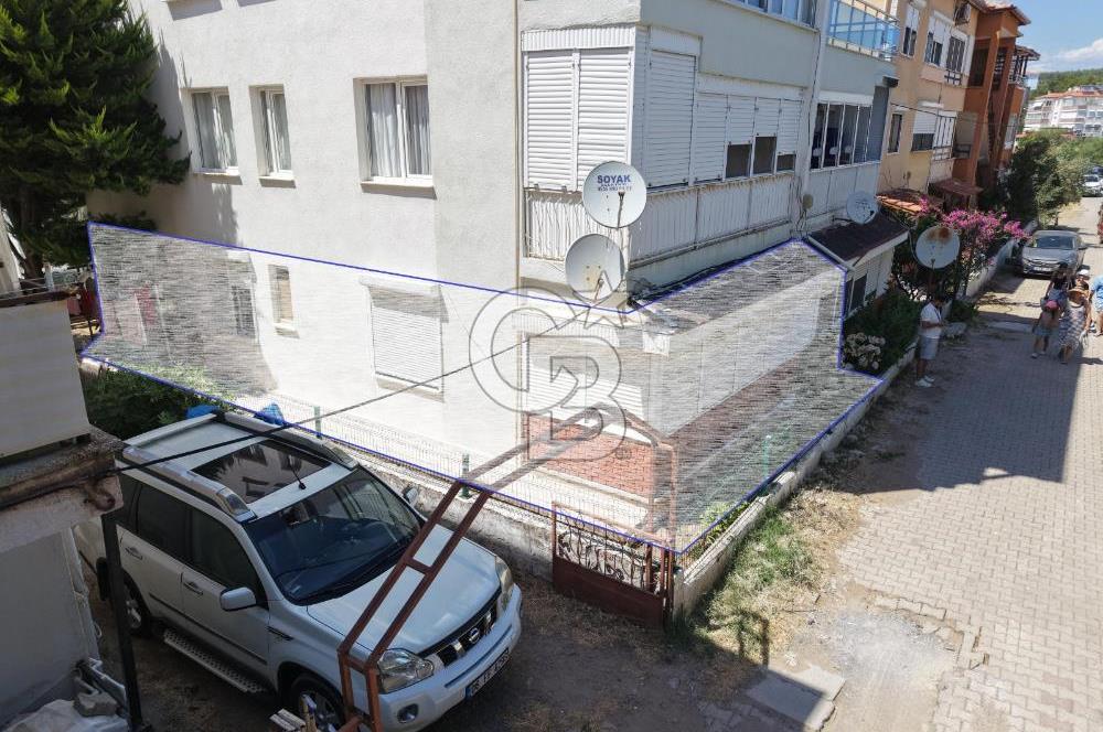 AYVALIK BADAVUT'TA DENİZE 200 METRE 2+1 BAHÇE KATI