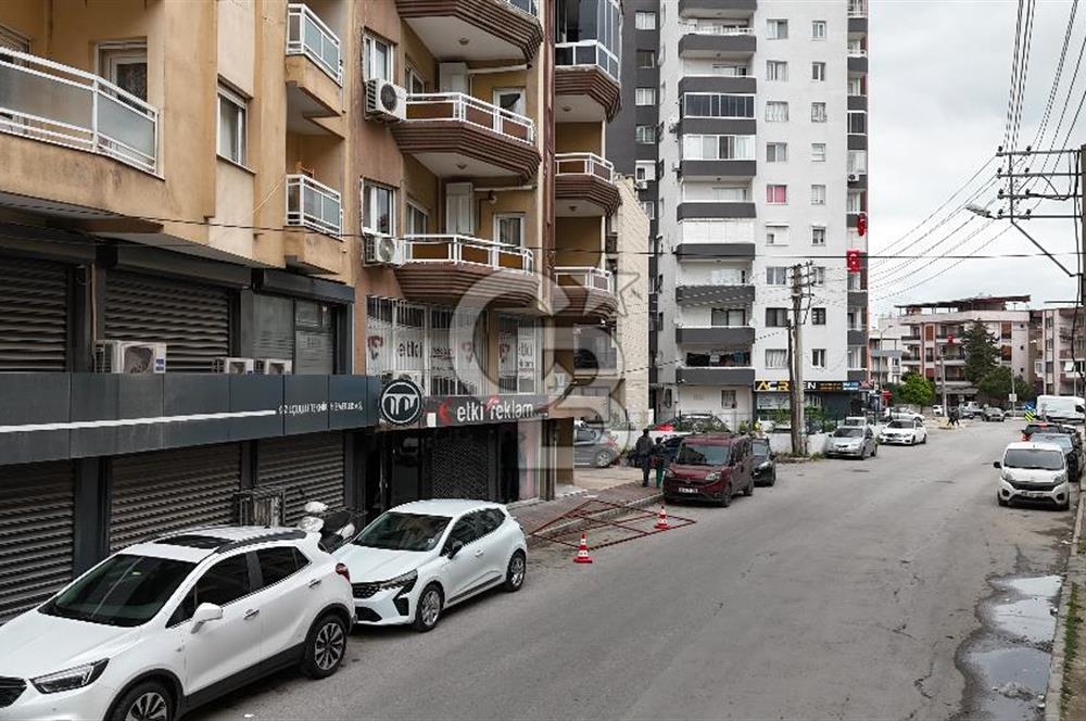 Buca Yenigün Mahallesi Satılık 305 M2 Cadde Üzeri Köşe Dükkan
