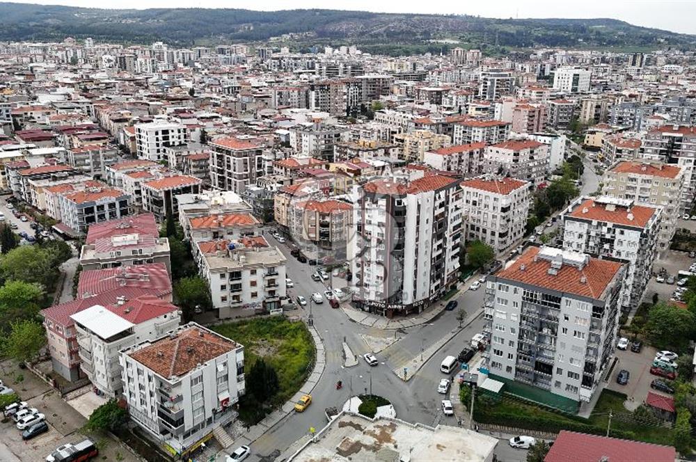 Buca Yenigün Mahallesi Satılık 305 M2 Cadde Üzeri Köşe Dükkan