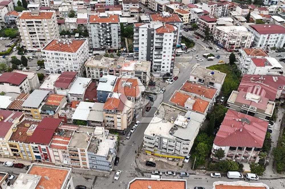 Buca Yenigün Mahallesi Satılık 305 M2 Cadde Üzeri Köşe Dükkan