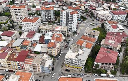 Buca Yenigün Mahallesi Satılık 305 M2 Cadde Üzeri Köşe Dükkan