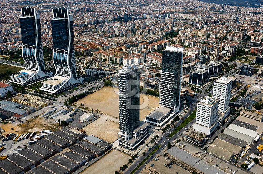 Bayraklı Novus Tower da Deniz Manzaralı Kiralık Yarım Kat Ofis 