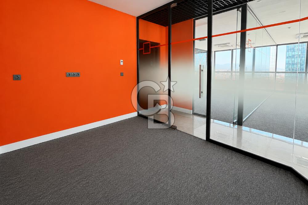 Bayraklı Novus Tower da Deniz Manzaralı Kiralık Yarım Kat Ofis 