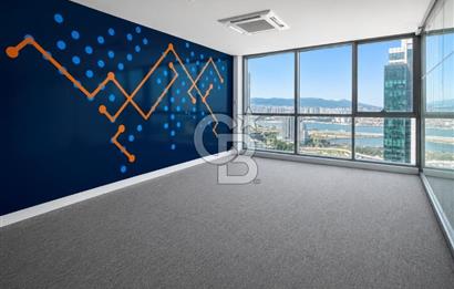Bayraklı Novus Tower da Deniz Manzaralı Kiralık Yarım Kat Ofis 