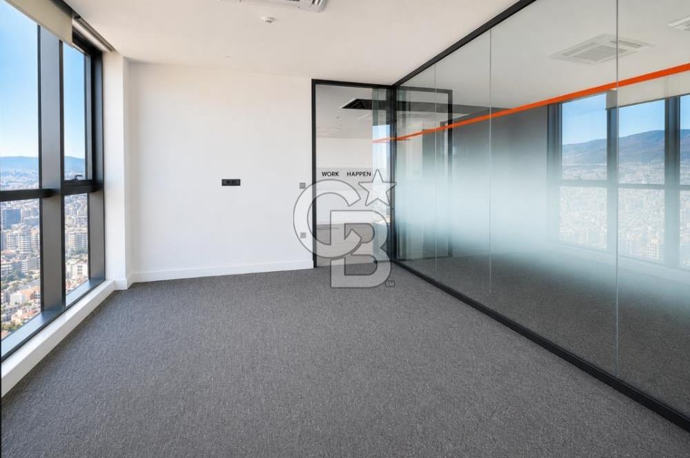 Bayraklı Novus Tower da Deniz Manzaralı Kiralık Yarım Kat Ofis 