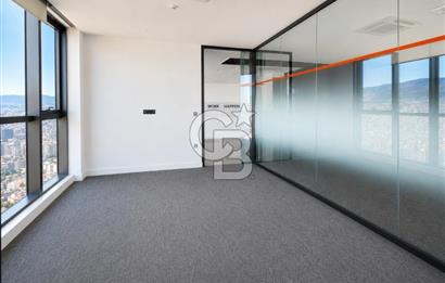 Bayraklı Novus Tower da Deniz Manzaralı Kiralık Yarım Kat Ofis 