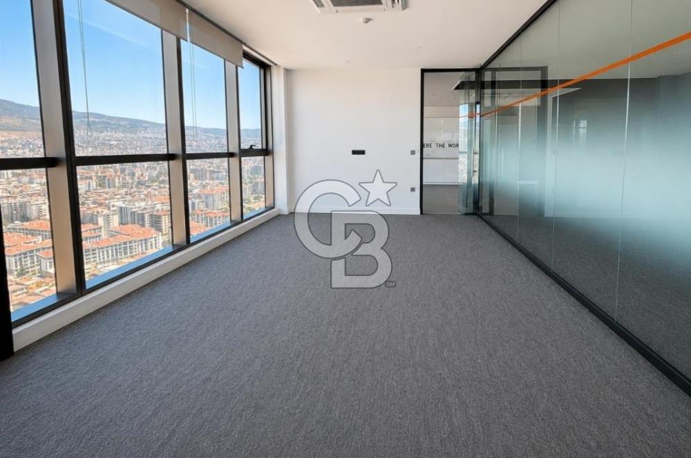 Bayraklı Novus Tower da Deniz Manzaralı Kiralık Yarım Kat Ofis 
