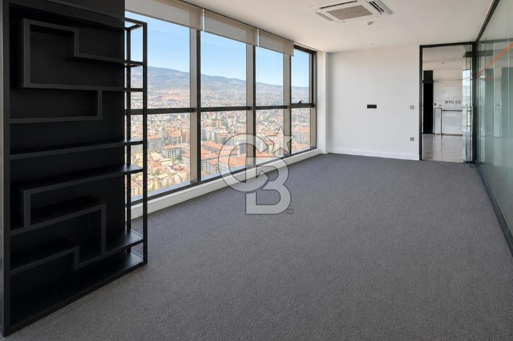 Bayraklı Novus Tower da Deniz Manzaralı Kiralık Yarım Kat Ofis 