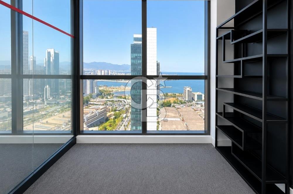 Bayraklı Novus Tower da Deniz Manzaralı Kiralık Yarım Kat Ofis 