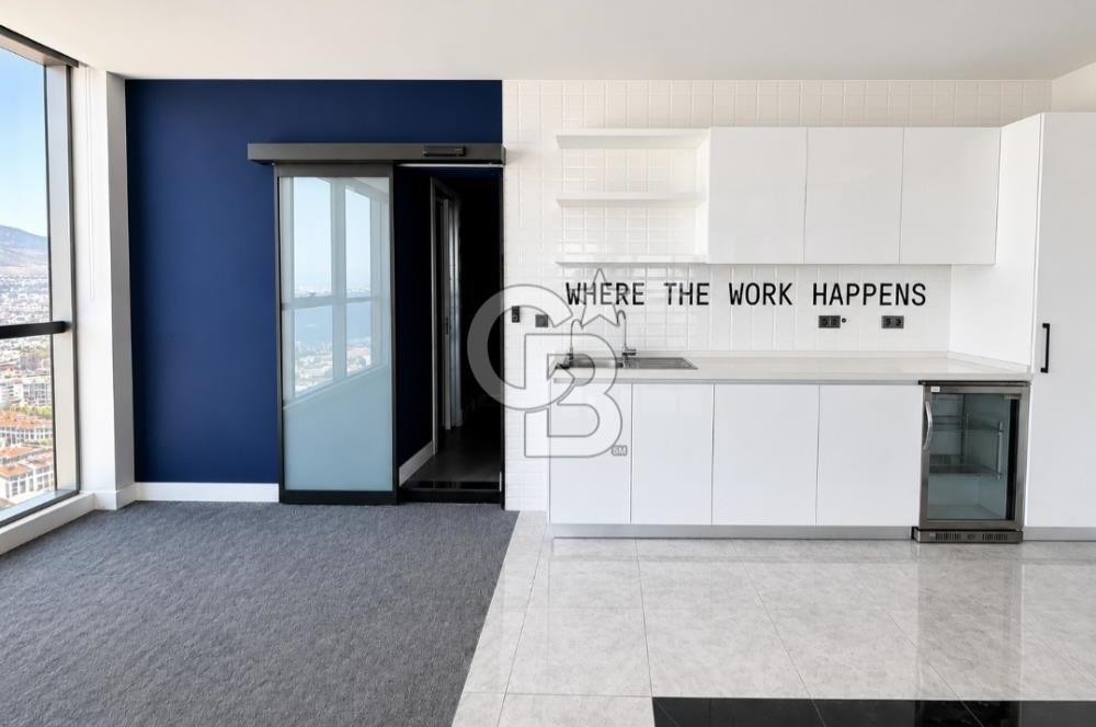 Bayraklı Novus Tower da Deniz Manzaralı Kiralık Yarım Kat Ofis 