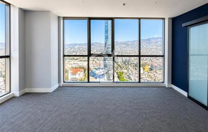 Bayraklı Novus Tower da Deniz Manzaralı Kiralık Yarım Kat Ofis 