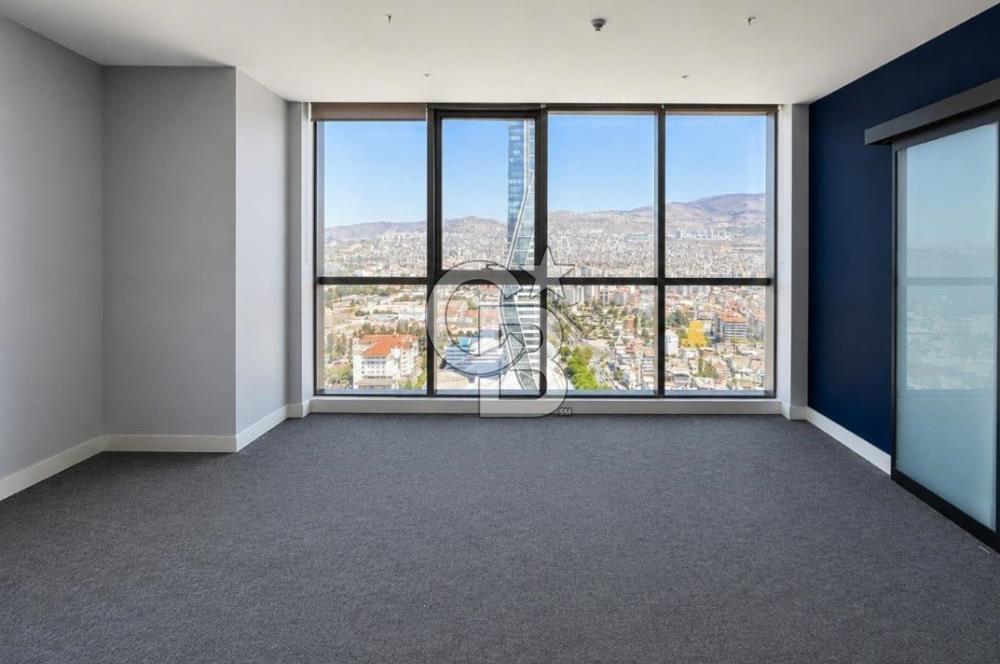 Bayraklı Novus Tower da Deniz Manzaralı Kiralık Yarım Kat Ofis 