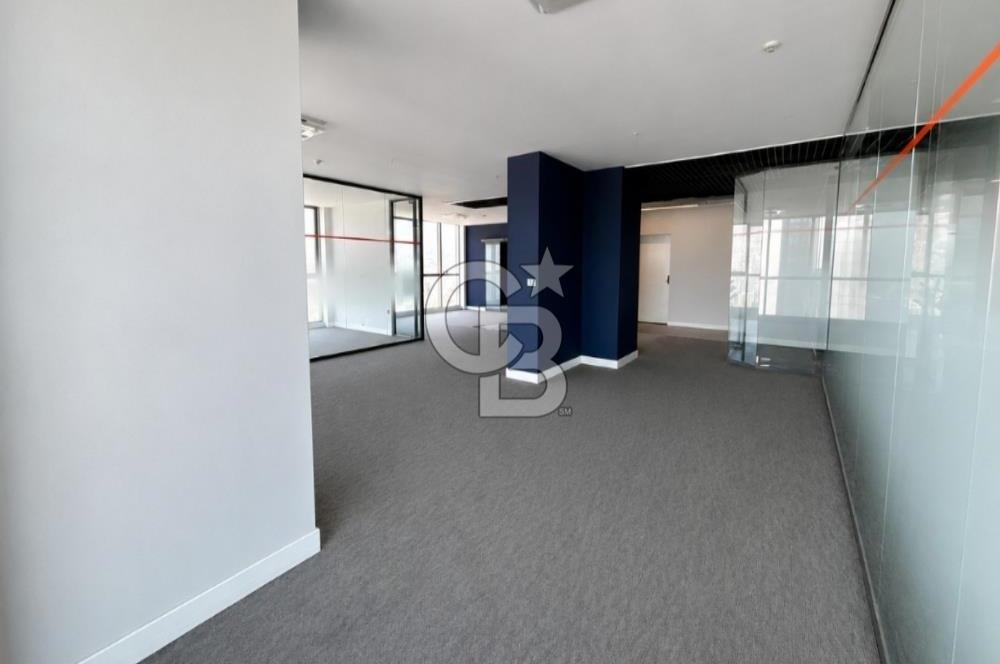Bayraklı Novus Tower da Deniz Manzaralı Kiralık Yarım Kat Ofis 