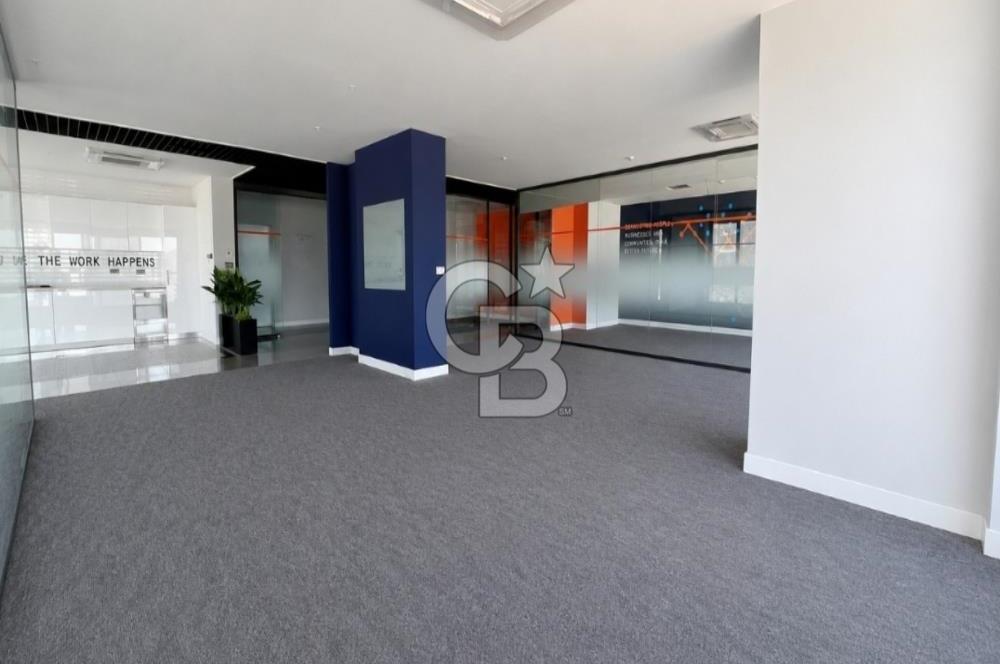 Bayraklı Novus Tower da Deniz Manzaralı Kiralık Yarım Kat Ofis 