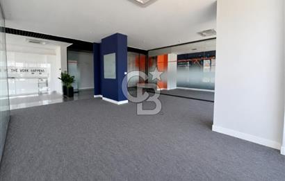 Bayraklı Novus Tower da Deniz Manzaralı Kiralık Yarım Kat Ofis 
