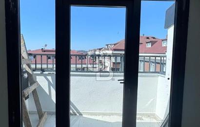 ARNAVUTKÖY HARAÇÇI GÖÇMENKENTTE SATILIK 2+1 LÜKS ÇATI KATI