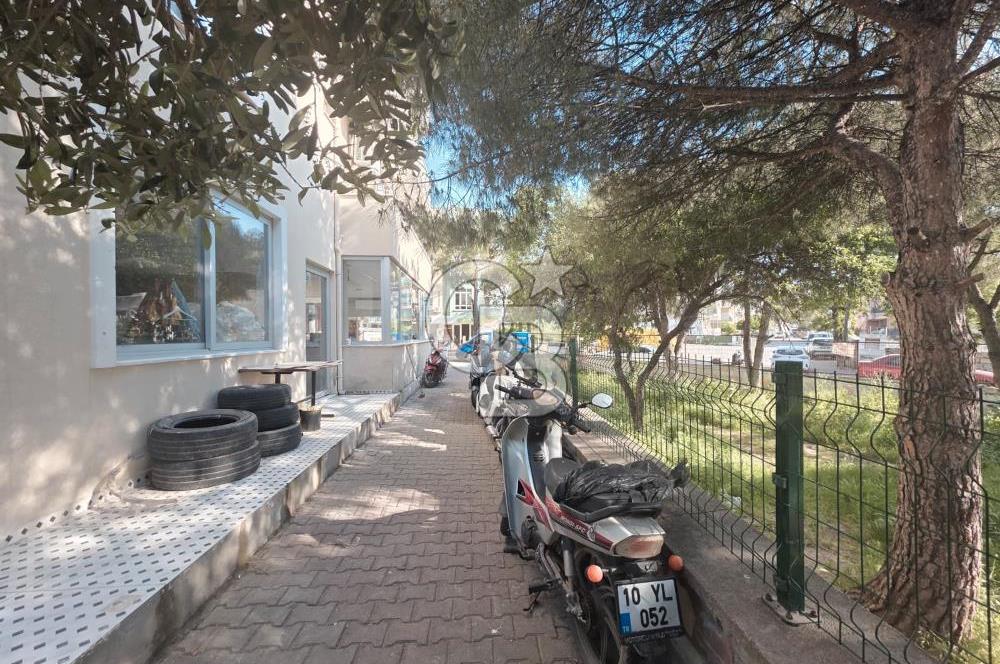 Ayvalık Eski Garaj Arkasında Giriş Kat Satılık FırsatKöşe Dükkan