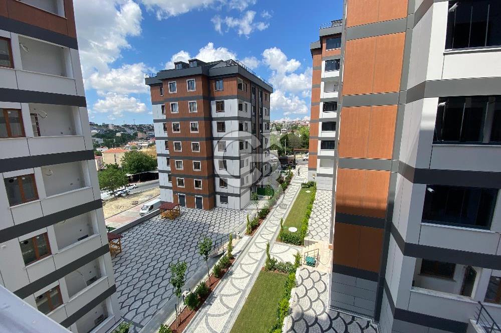 SATILIK SİTE İÇİNDE 2+1 ARNAVUTKÖY TAŞOLUK METROYA YÜRÜME