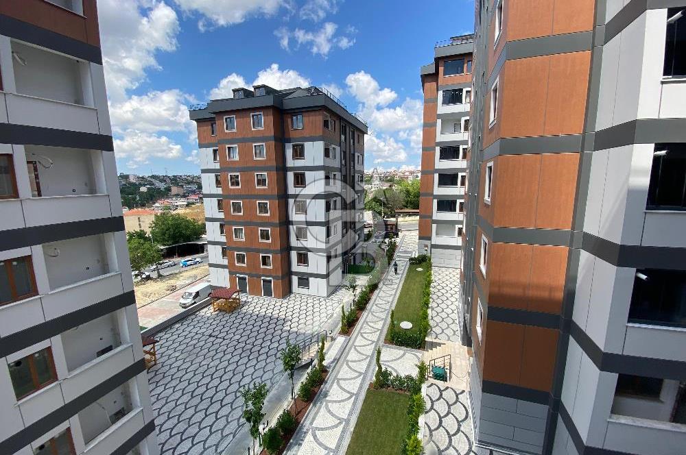 SATILIK SİTE İÇİNDE 2+1 ARNAVUTKÖY TAŞOLUK METROYA YÜRÜME