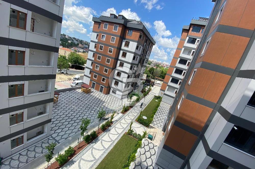SATILIK SİTE İÇİNDE 2+1 ARNAVUTKÖY TAŞOLUK METROYA YÜRÜME
