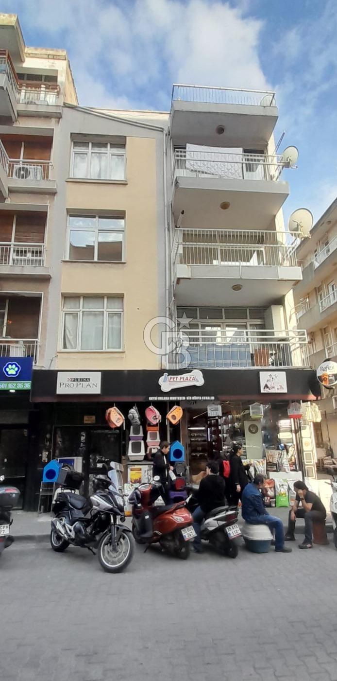 KARŞIYAKA'nın EN HAREKETLİ BÖLGESİNDE BULUNAN DAİREMİZ 3+1 OLUP 2.KATTADIR