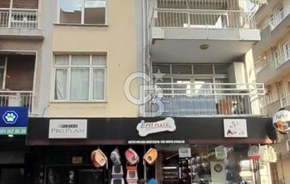 KARŞIYAKA'nın EN HAREKETLİ BÖLGESİNDE BULUNAN DAİREMİZ 3+1 OLUP 2.KATTADIR