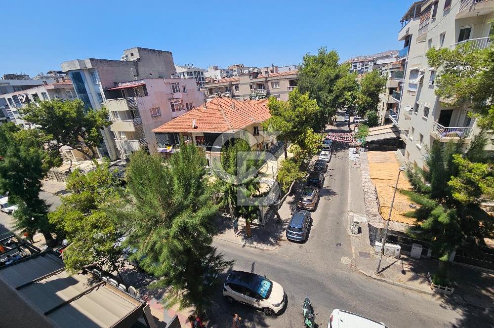BORNOVA SÜVARİ CADDESİ'NDE 218 m² GENİŞ 4+1 KİRALIK DAİRE
