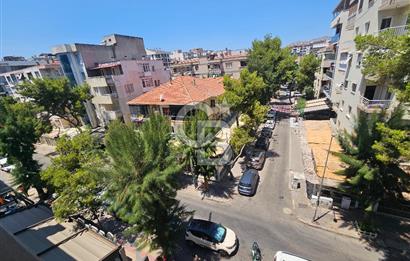 BORNOVA SÜVARİ CADDESİ'NDE 218 m² GENİŞ 4+1 KİRALIK DAİRE
