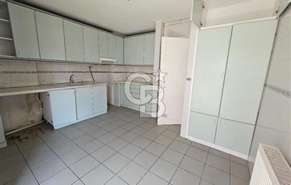 BORNOVA SÜVARİ CADDESİ'NDE 218 m² GENİŞ 4+1 KİRALIK DAİRE