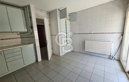 BORNOVA SÜVARİ CADDESİ'NDE 218 m² GENİŞ 4+1 KİRALIK DAİRE