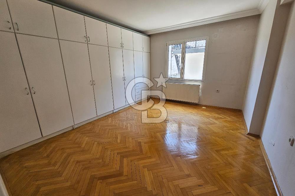 BORNOVA SÜVARİ CADDESİ'NDE 218 m² GENİŞ 4+1 KİRALIK DAİRE