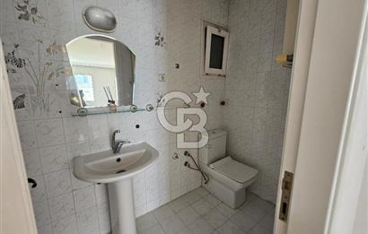 BORNOVA SÜVARİ CADDESİ'NDE 218 m² GENİŞ 4+1 KİRALIK DAİRE