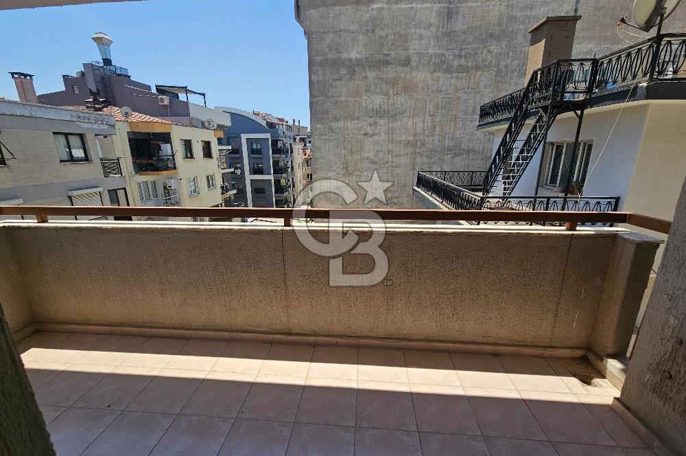 BORNOVA SÜVARİ CADDESİ'NDE 218 m² GENİŞ 4+1 KİRALIK DAİRE