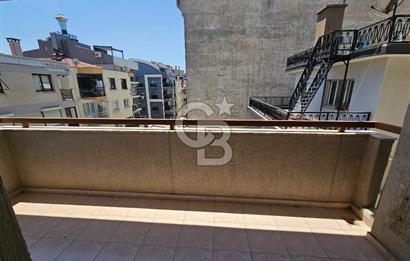 BORNOVA SÜVARİ CADDESİ'NDE 218 m² GENİŞ 4+1 KİRALIK DAİRE