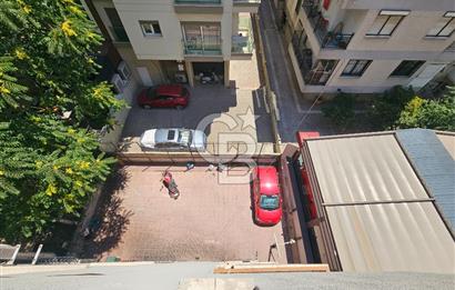 BORNOVA SÜVARİ CADDESİ'NDE 218 m² GENİŞ 4+1 KİRALIK DAİRE