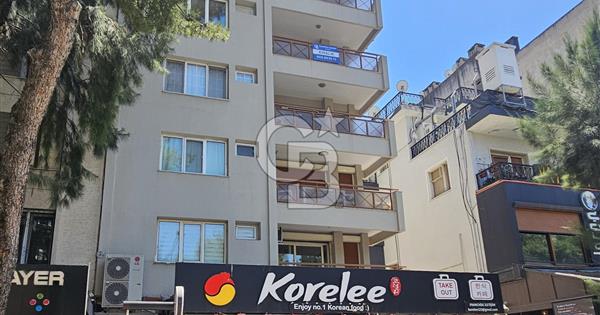 BORNOVA SÜVARİ CADDESİ'NDE 218 m² GENİŞ 4+1 KİRALIK DAİRE - 359342