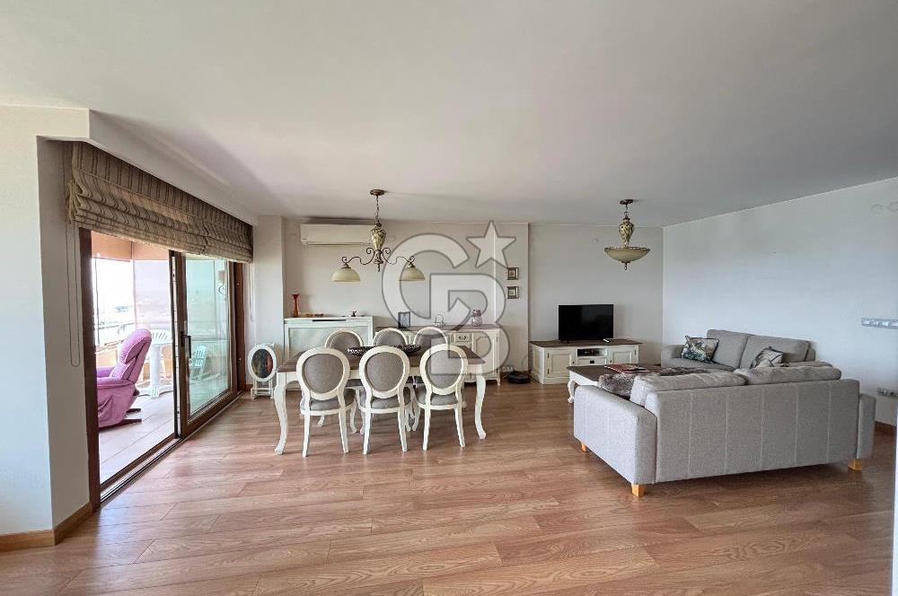 İzmir Bostanlı 'da Eşsiz Deniz Manzaralı 4+1 Yalı Dairesi