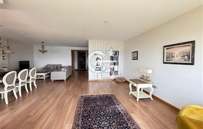 İzmir Bostanlı 'da Eşsiz Deniz Manzaralı 4+1 Yalı Dairesi