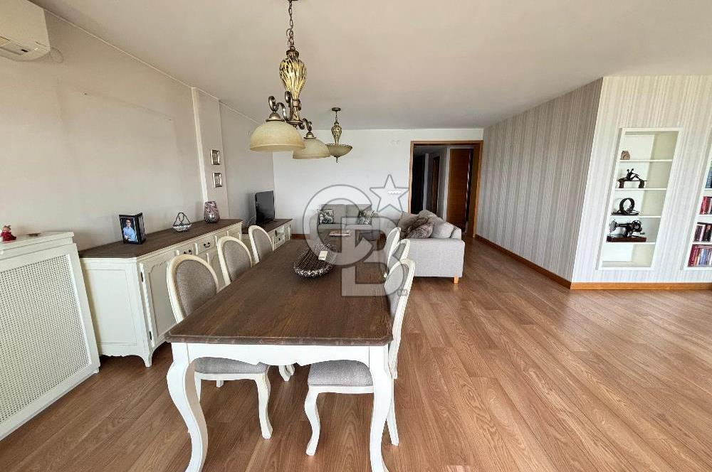 İzmir Bostanlı 'da Eşsiz Deniz Manzaralı 4+1 Yalı Dairesi