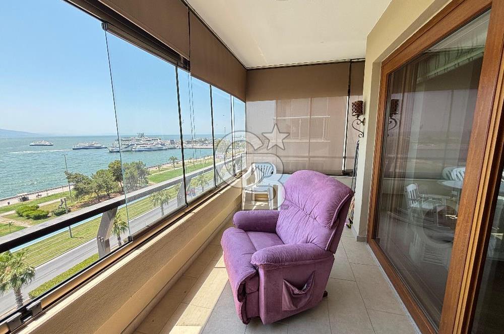 İzmir Bostanlı 'da Eşsiz Deniz Manzaralı 4+1 Yalı Dairesi