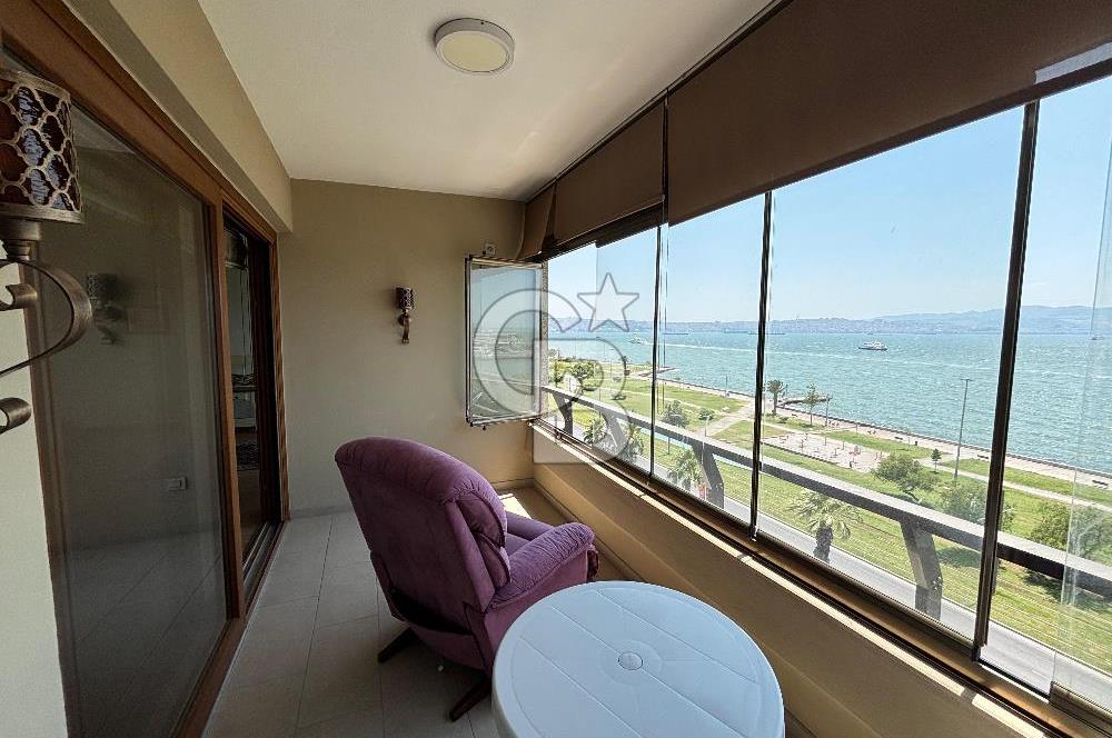 İzmir Bostanlı 'da Eşsiz Deniz Manzaralı 4+1 Yalı Dairesi