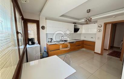 İzmir Bostanlı 'da Eşsiz Deniz Manzaralı 4+1 Yalı Dairesi