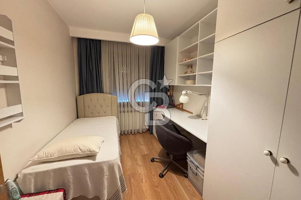 İzmir Bostanlı 'da Eşsiz Deniz Manzaralı 4+1 Yalı Dairesi