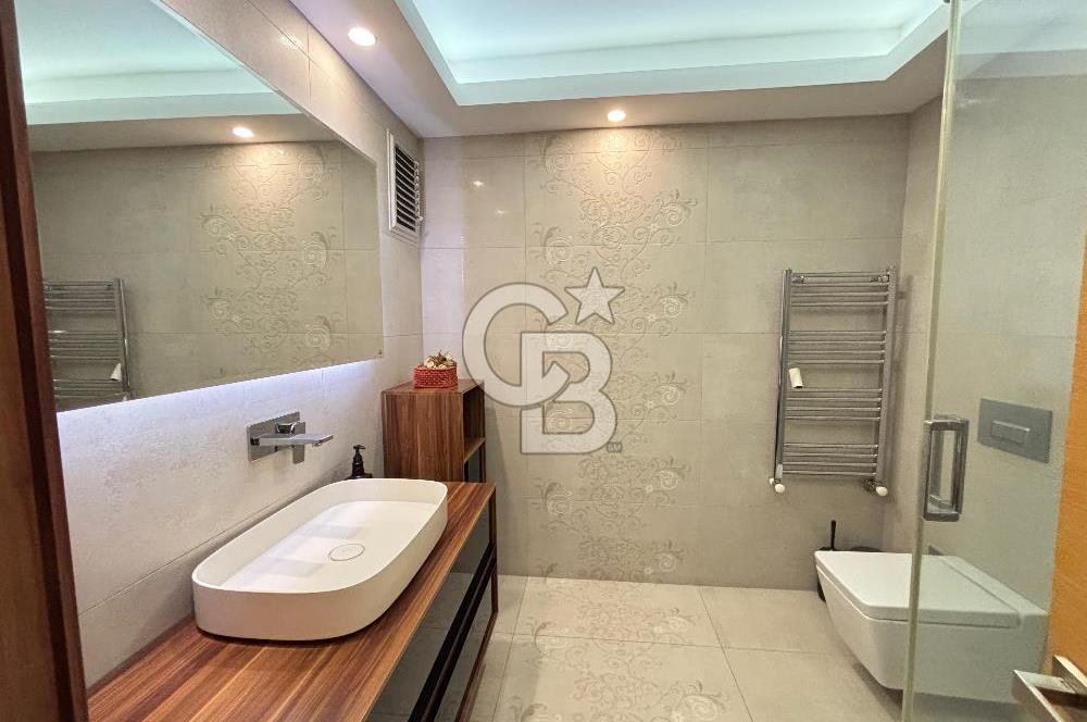 İzmir Bostanlı 'da Eşsiz Deniz Manzaralı 4+1 Yalı Dairesi