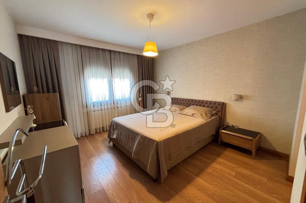 İzmir Bostanlı 'da Eşsiz Deniz Manzaralı 4+1 Yalı Dairesi