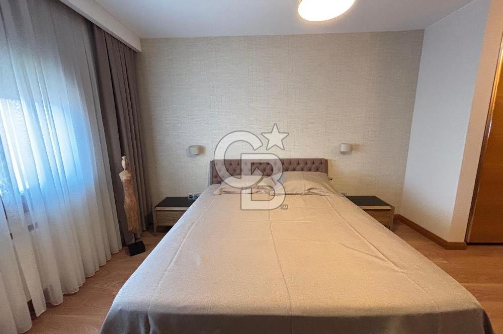 İzmir Bostanlı 'da Eşsiz Deniz Manzaralı 4+1 Yalı Dairesi