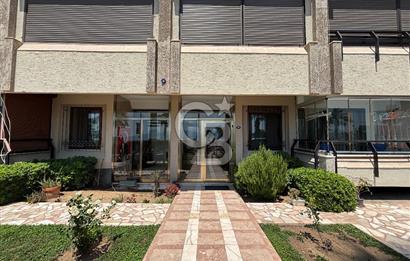İzmir Bostanlı 'da Eşsiz Deniz Manzaralı 4+1 Yalı Dairesi