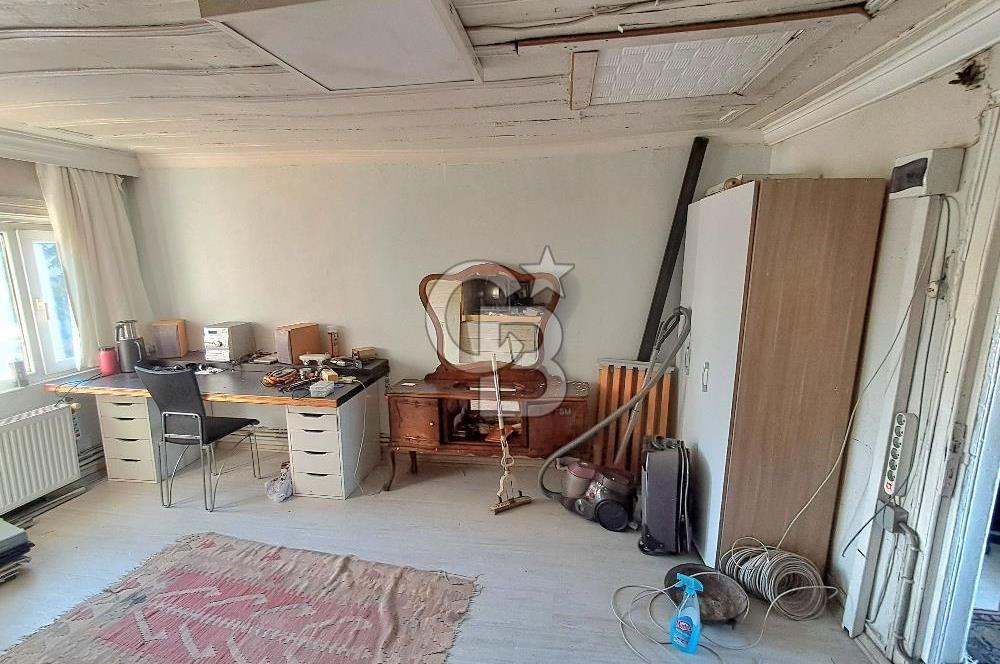 Samatya'da Deniz Manzaralı, 4 Katlı Satılık Bina. 2. Derece Tarihi Eser 